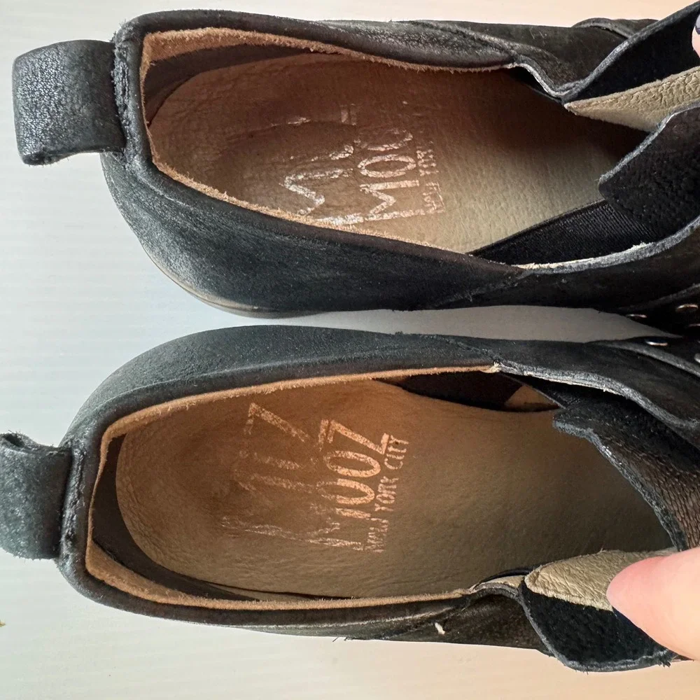 Miz Mooz‎ Black Leather Studded Oxford Loafers Size 37 Slip On Brogue Edgy Work